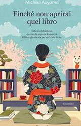 Copertina libro con donna in abito tradizionale del Giappone e libri inginocchiata sul tatami